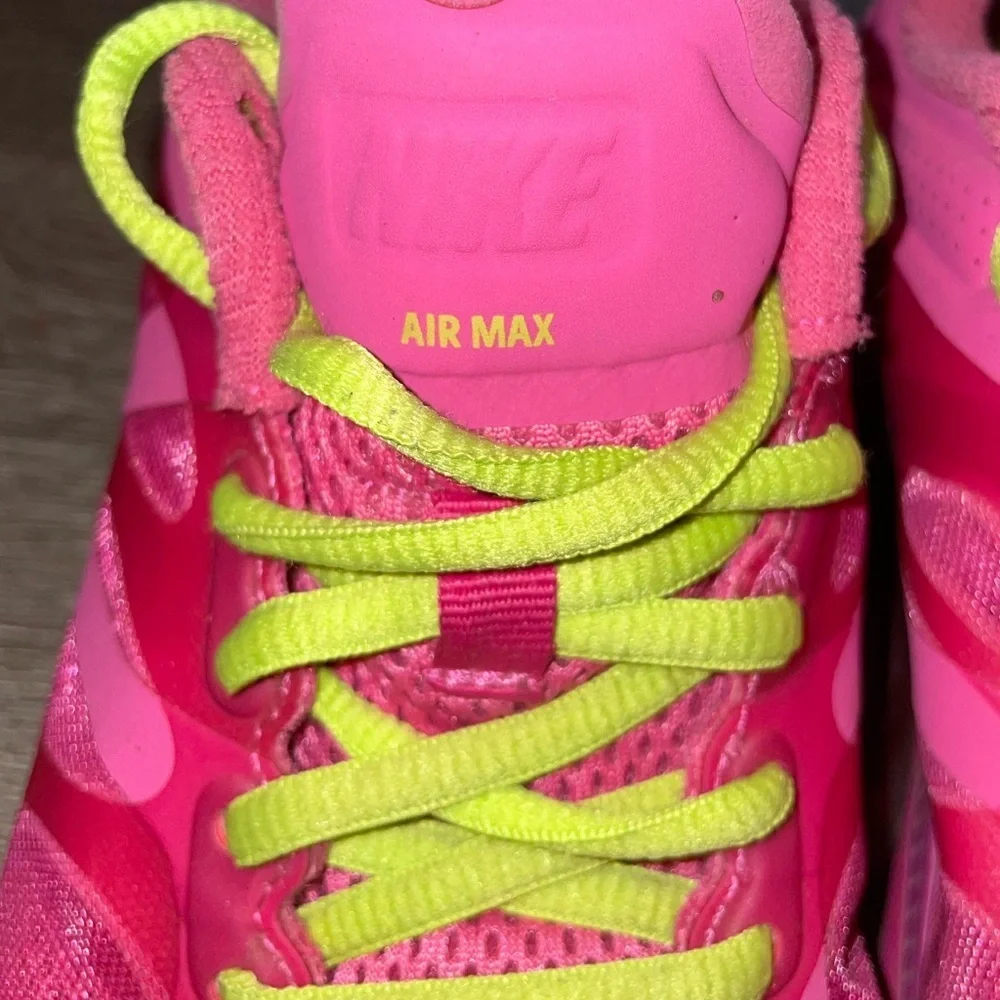 Nike Air Max 2012 Size 4.5 Kids Pink-Light Green Athletic Shoe